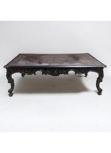 Elegant Antique Colonial Style Table